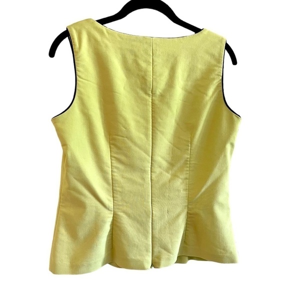 SHERI MARTIN, SLEEVELESS SHELL TOP IN BRIGHT LIME GREEN. SIZE 10 - Picture 5 of 7